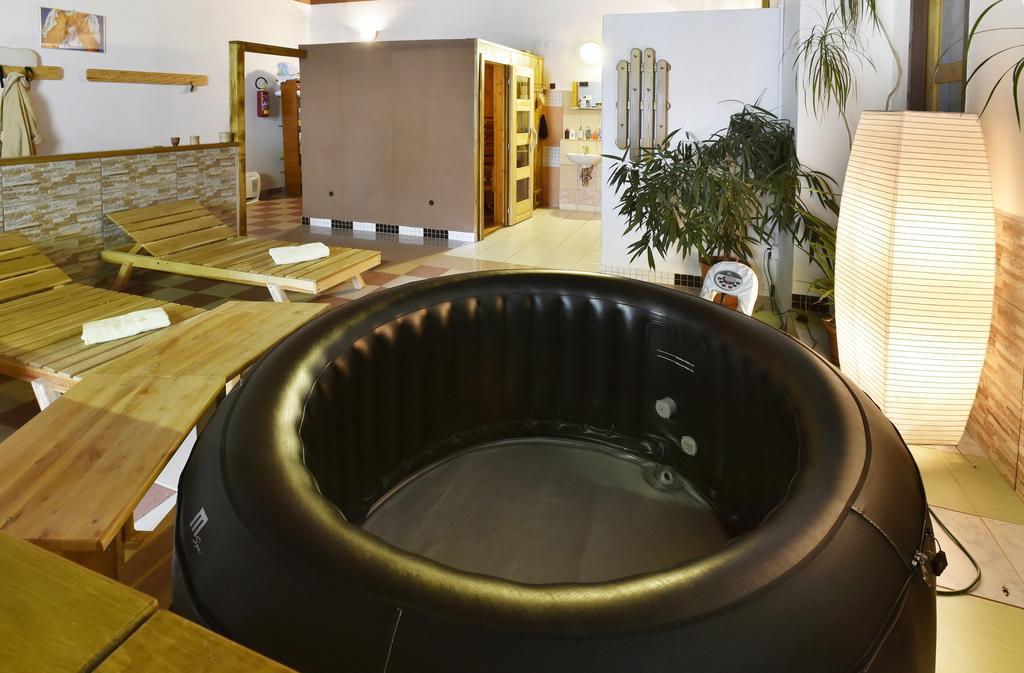 Hotel Kovarna Decin Zewnętrze zdjęcie