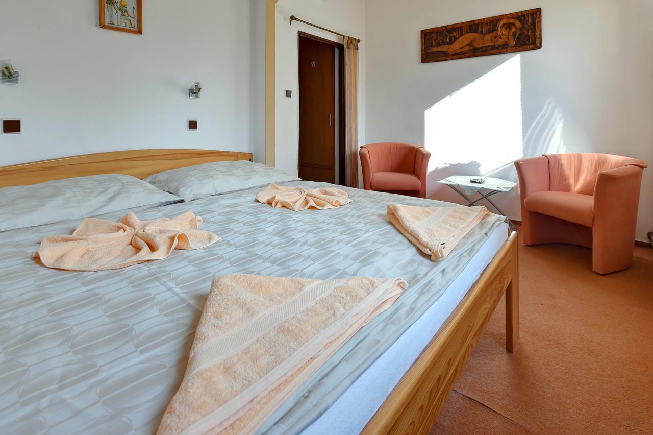 Hotel Kovarna Decin Zewnętrze zdjęcie